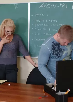 Учительница пумы Хайди Мэйн принимает участие в сцене реалити-траха