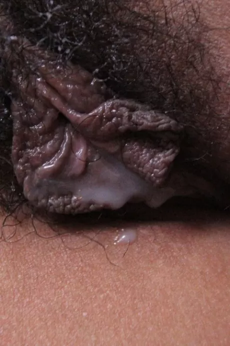 Худенькая филиппинка сочится спермой из своего бобра после траха с фарангом