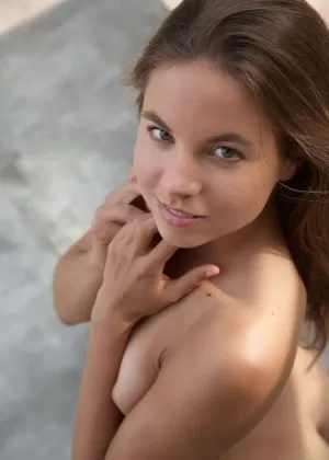 Молодые девушки: С милым лицом