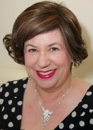 Сдержанная женщина Сирен Де Мер сняла капюшон после проникновения