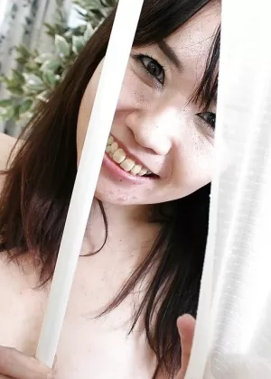 Цуяко Миятака-зрелая азиатская леди, мокнущая в душе