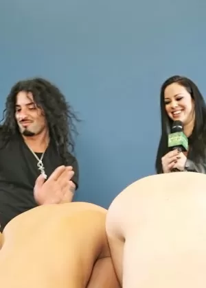 Непослушная Катя Нобили делает минет с завязанными глазами и занимается анальным сексом