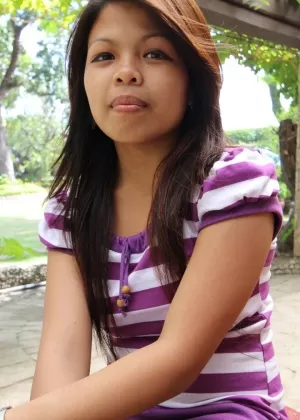 Сцена секса втроем с любительской молоденькой красоткой Кариной Уайт и ее друзьями