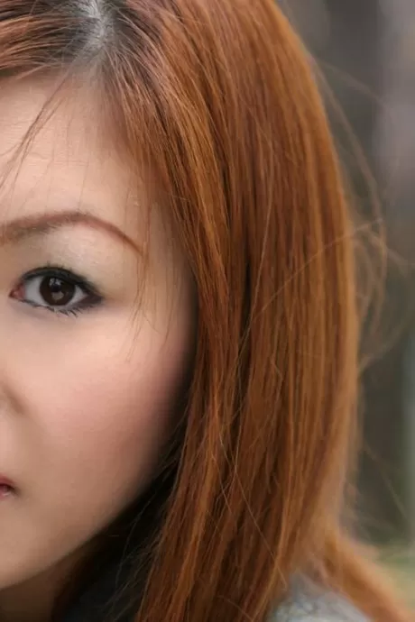 Азиатская красотка любит демонстрировать свои прекрасные сиськи и аппетитную круглую попку