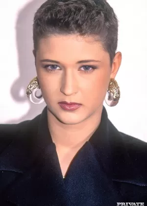 Таня Руссоф и ее друзья одеваются в костюмы для косплея и трахаются как сумасшедшие