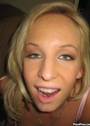 Бывшая девушка Иден Адамс отсасывает своему бывшему парню в режиме POV