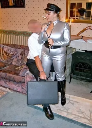 Full figured UK amateur Curvy Claire parks her big tits on a mans face