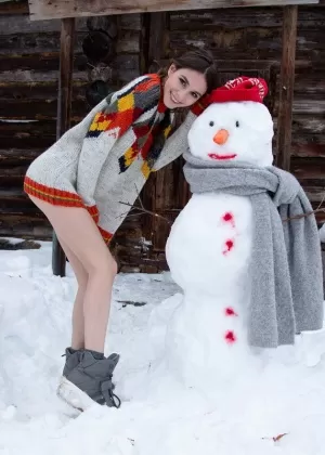 Потрясающая домохозяйка Сандра Оттерсон демонстрирует свое великолепное тело