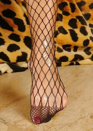 Фут Фетиш красотка в костюме в колготках Сара Джеймс трахается жестко