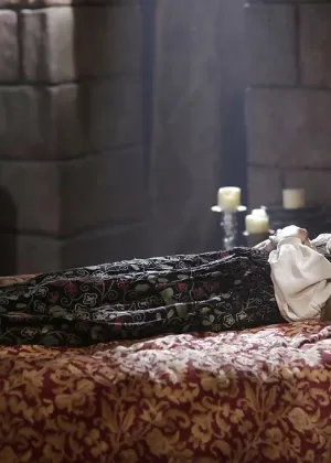 Блондинка-любительница Саманта работает без латексной одежды медсестры в секс-шопе