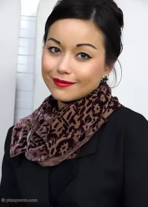 Любительская азиатская красотка Юра Айкава демонстрирует свое великолепное тело