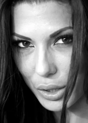 Алекса Томас Химена Лаго принимает участие в лесбийских играх доминирования