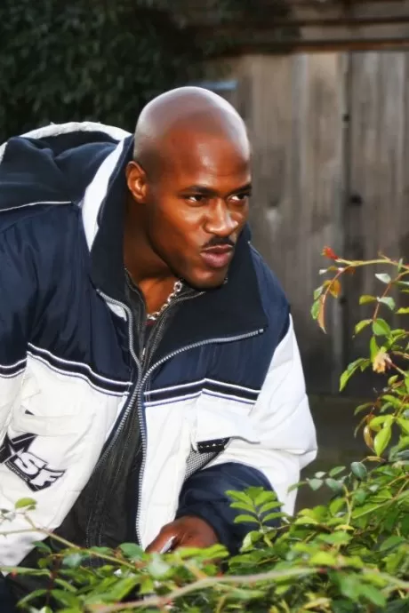 Британка Эллена Симмонс трахается с негритянским подглядываю 2