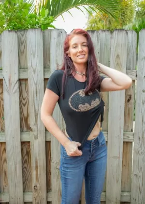 Рыжеволосый новичок Татум Бейли жестко трахается на кухне