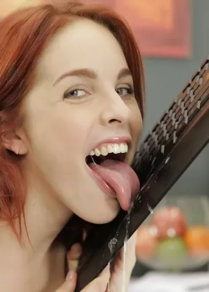 Трахаюсь раком с хардкорной невинной офисной милфой Marry Lynn