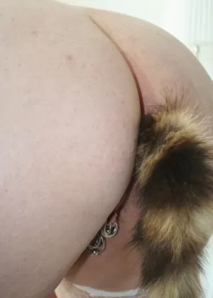 Mature BBW Lexie Cummings wears a butt plug while showing her huge ass