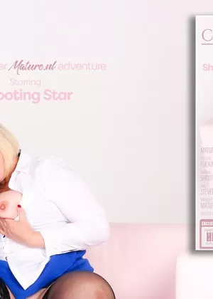 Тучная модель Рейна предпочитает выглядеть топлесс, дроча член