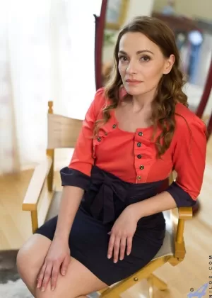 Зрелая русская домохозяйка Алика С попробовала себя в качестве модели в обнаженном виде