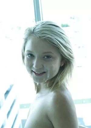 Бывшая девушка Триша Оукс делает своему бывшему любовнику небрежный минет в режиме POV