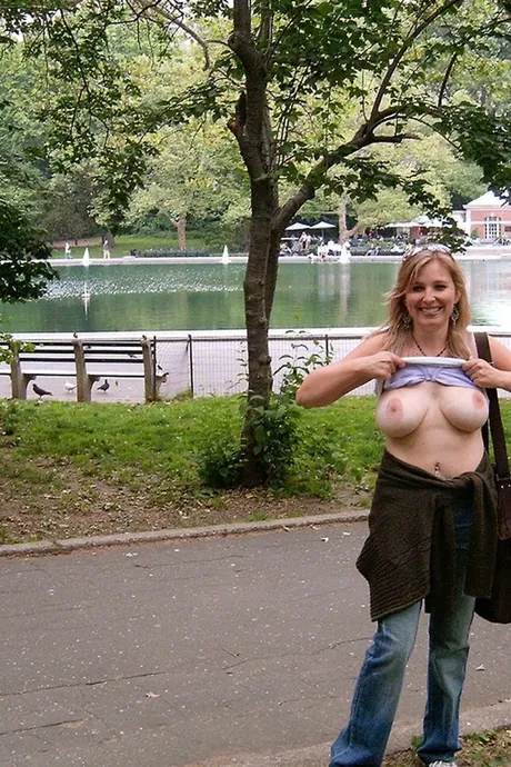 Эксгибиционистки любители картинка 2832